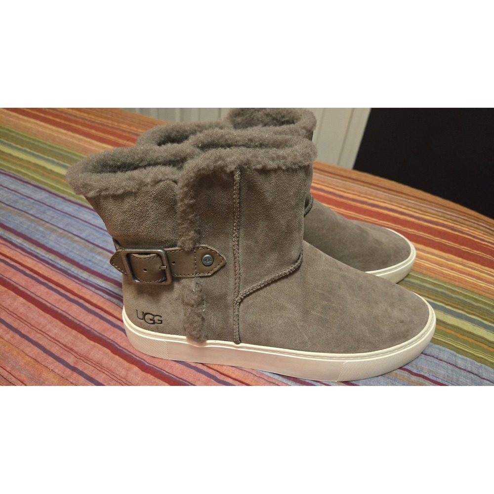 UGG Deaven Grey Suede Sheepskin Buckle‎ Ankle Boots Sneakers 1104069 Womens 11